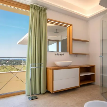 Dea Overlooking The Harbor Of Villa Porto Cervo