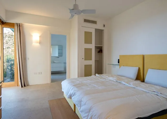 Villa Dea Overlooking The Harbor Of