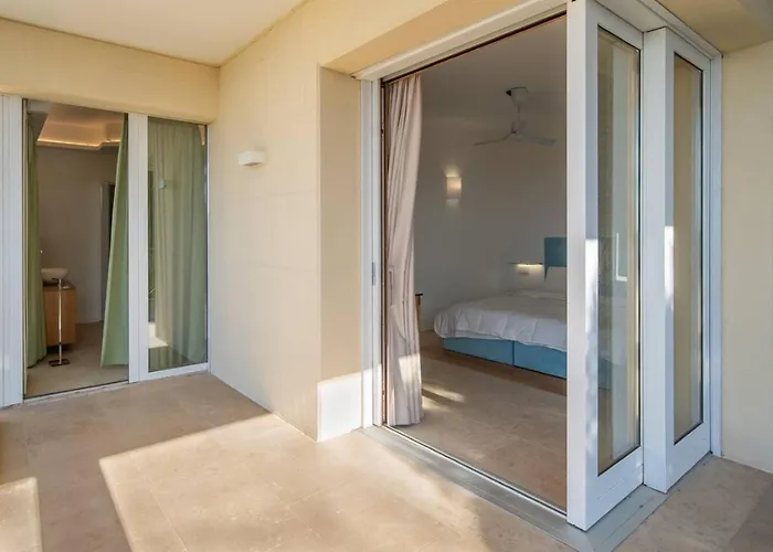 Dea Overlooking The Harbor Of Вилла *