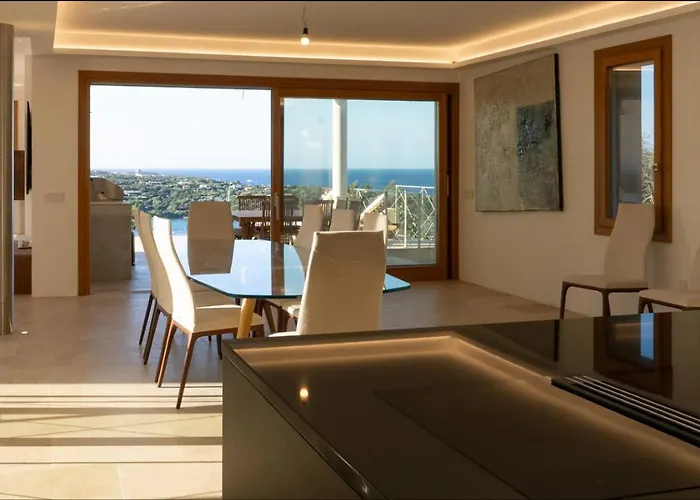 Dea Overlooking The Harbor Of Вилла Порто-Черво