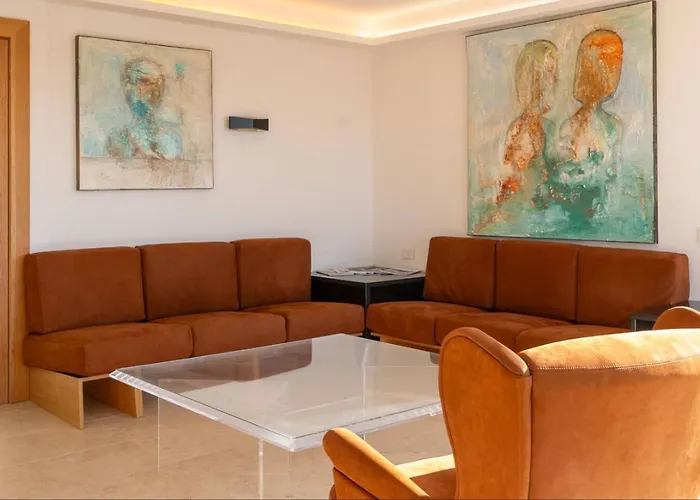 Dea Overlooking The Harbor Of Villa Porto Cervo