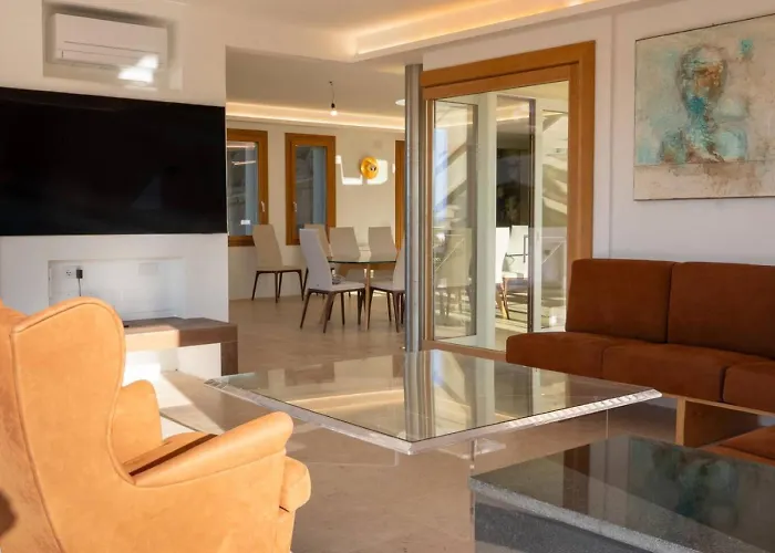 Вилла Dea Overlooking The Harbor Of Порто-Черво