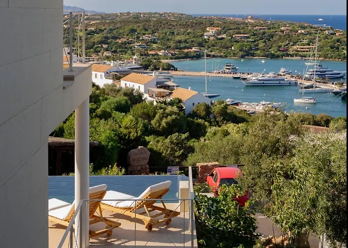 Dea Overlooking The Harbor Of Villa *