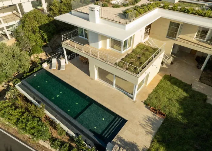 فيلة Dea Overlooking The Harbor Of بورتو كيرفو