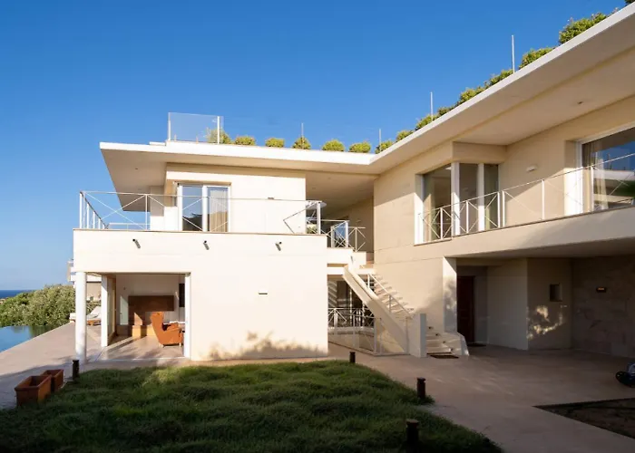 فيلة Dea Overlooking The Harbor Of بورتو كيرفو